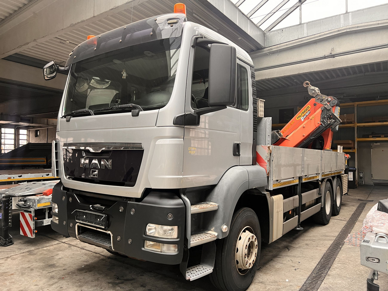 MAN Truck & Bus TGA08 TGS 26.440 6 x 4 BL mit Kran PK53002 - Dropside/ Flatbed truck, Crane truck: picture 1 MAN Truck & Bus TGA08 TGS 26.440 6 x 4 BL mit Kran PK53002 - Dropside/ Flatbed truck, Crane truck: picture 1