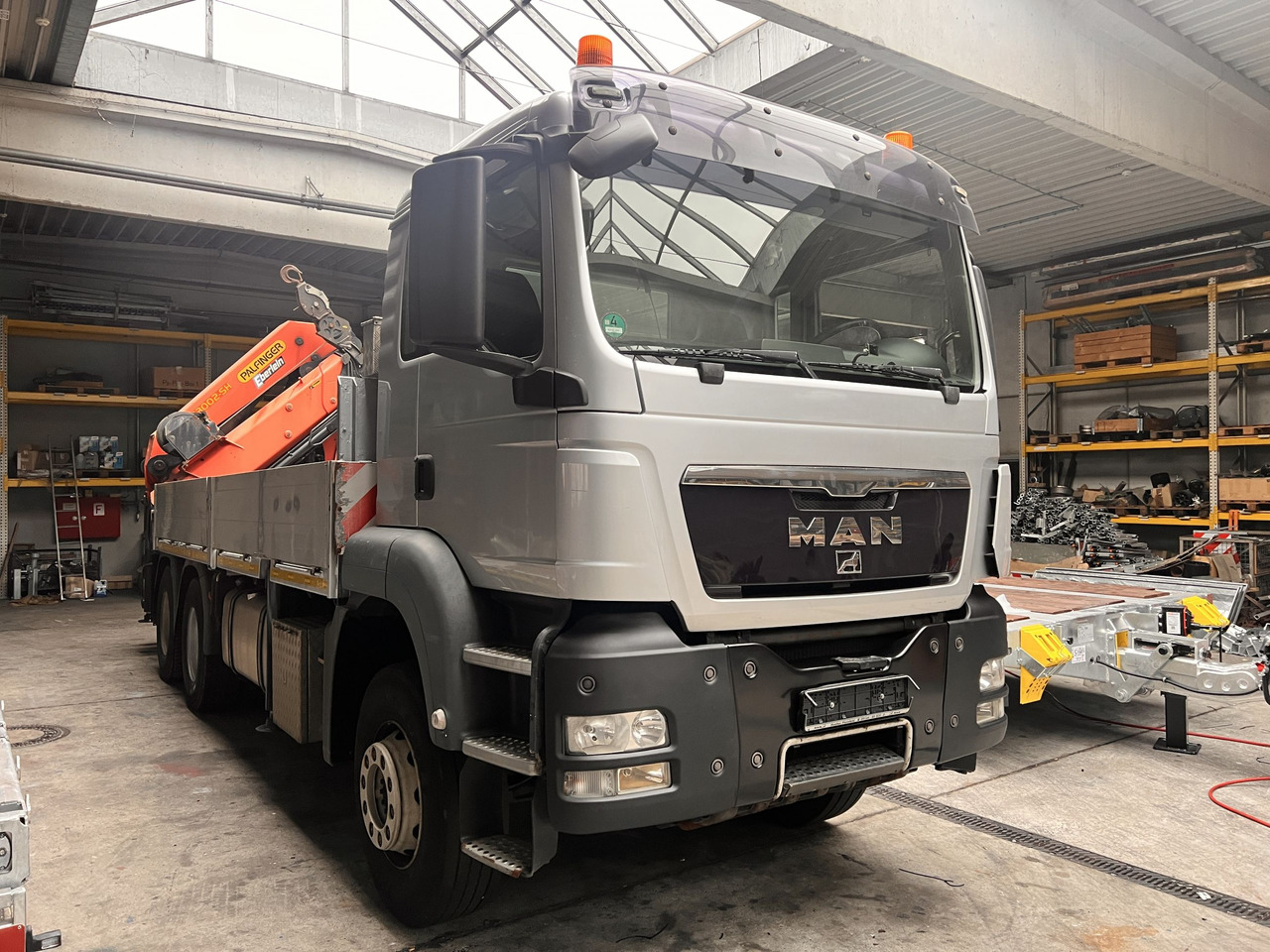 MAN Truck & Bus TGA08 TGS 26.440 6 x 4 BL mit Kran PK53002 - Dropside/ Flatbed truck, Crane truck: picture 3 MAN Truck & Bus TGA08 TGS 26.440 6 x 4 BL mit Kran PK53002 - Dropside/ Flatbed truck, Crane truck: picture 3
