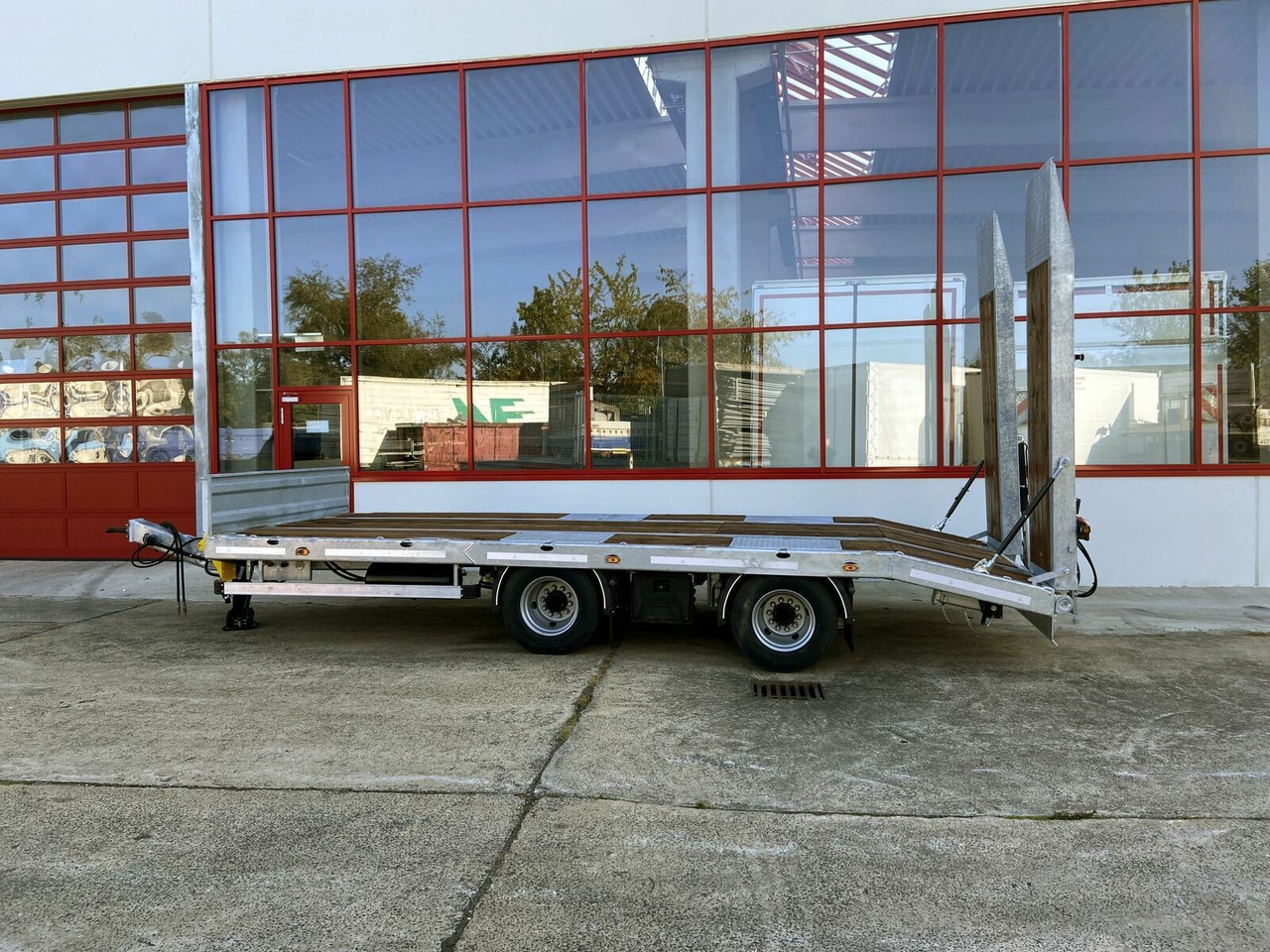 Möslein 21 t Tandemtieflader, hydr. Rampen, NEU - Low loader trailer: picture 4 Möslein 21 t Tandemtieflader, hydr. Rampen, NEU - Low loader trailer: picture 4
