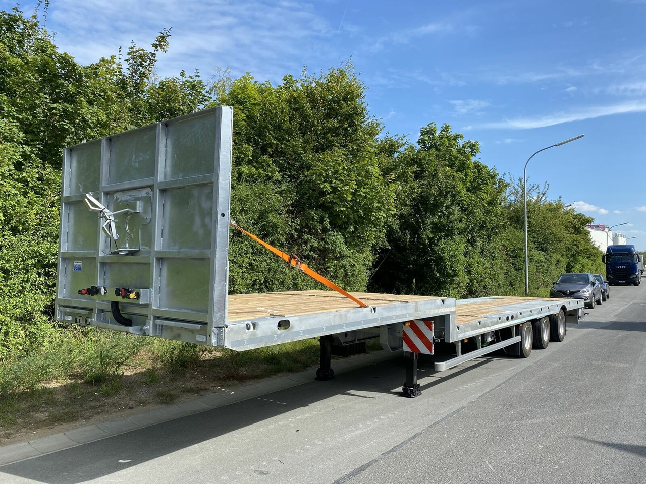 Möslein 3 Achs Tieflader für Fertigteile, Maschinen, Co - Dropside/ Flatbed semi-trailer: picture 3 Möslein 3 Achs Tieflader für Fertigteile, Maschinen, Co - Dropside/ Flatbed semi-trailer: picture 3