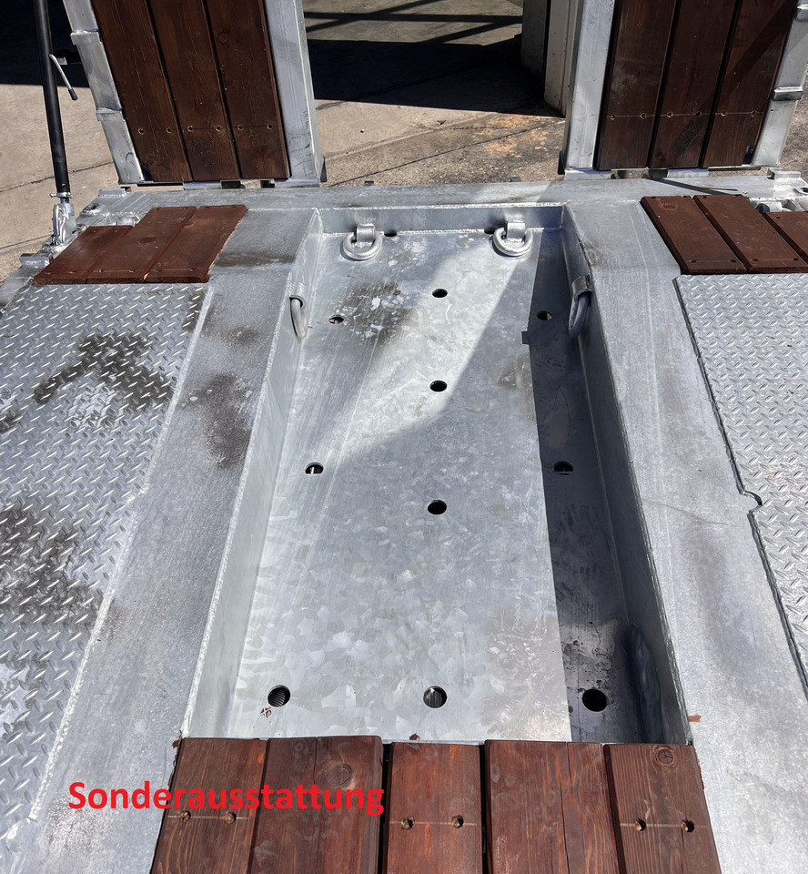 New Low loader trailer for transportation of heavy machinery Möslein T 3-6 VB 3 Achs Tieflader- Anhänger, Luftgefedert, Verbreiterung: picture 8 New Low loader trailer for transportation of heavy machinery Möslein T 3-6 VB 3 Achs Tieflader- Anhänger, Luftgefedert, Verbreiterung: picture 8
