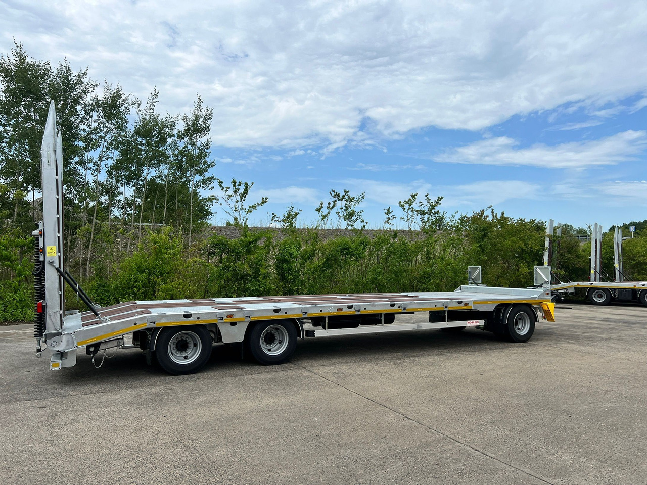 New Low loader trailer for transportation of heavy machinery Möslein T 3-8,20 P VB H1  3 Achs Tieflader mit gerader Ladefläche 8,20 m, Neufahrzeug: picture 7