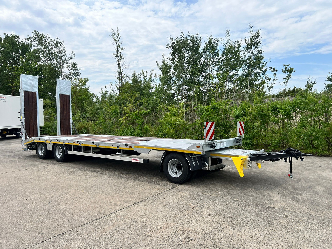 New Low loader trailer for transportation of heavy machinery Möslein T 3-8,20 P VB H1  3 Achs Tieflader mit gerader Ladefläche 8,20 m, Neufahrzeug: picture 6