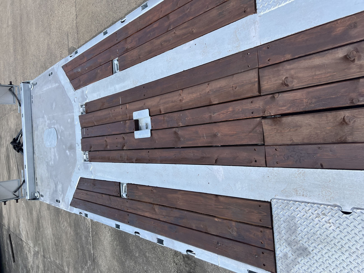 Möslein T 3-8,20 P VB H1 3 Achs Tieflader mit gerader Ladefläche 8,20 m, Neufahrzeug - Low loader trailer: picture 2 Möslein T 3-8,20 P VB H1 3 Achs Tieflader mit gerader Ladefläche 8,20 m, Neufahrzeug - Low loader trailer: picture 2