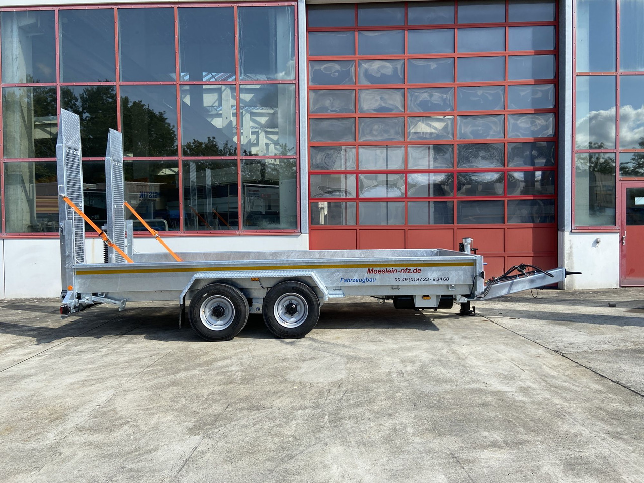 Möslein TT 11-E 5,50 - 2 Tandemtieflader5,50 m x 2 m, Feuerverzinkt - Low loader trailer: picture 1 Möslein TT 11-E 5,50 - 2 Tandemtieflader5,50 m x 2 m, Feuerverzinkt - Low loader trailer: picture 1