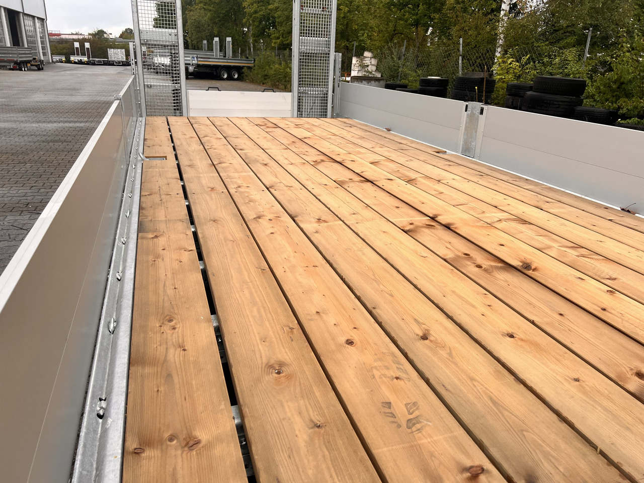 Möslein TT 14 14,4 t TandemtiefladerNeufahrzeug - Low loader trailer: picture 4 Möslein TT 14 14,4 t TandemtiefladerNeufahrzeug - Low loader trailer: picture 4