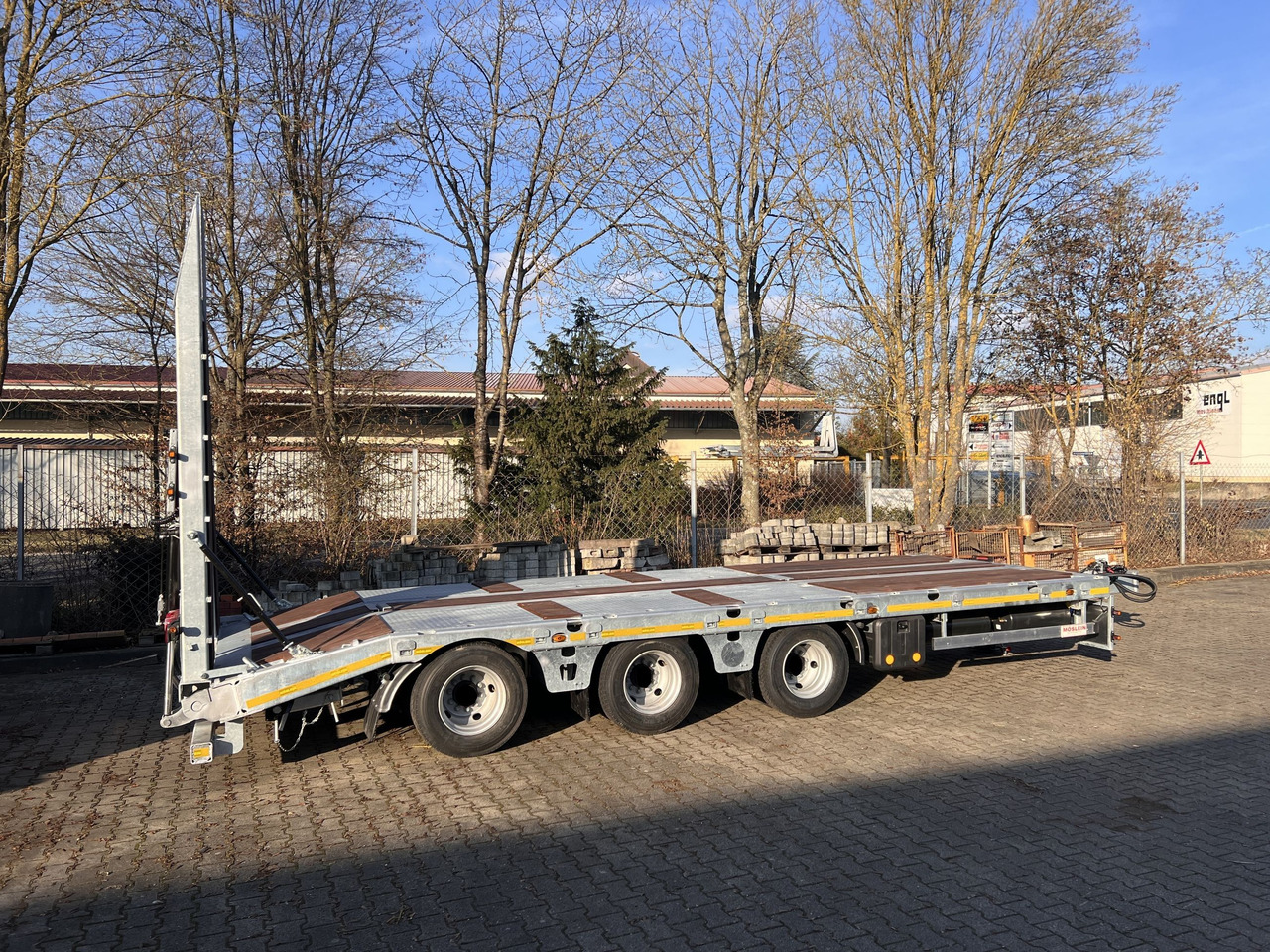 Möslein TT 34 Zugrohr Gerade 34 t GG Tridem- Tieflader 3 Achs, gelenktNeufahrzeug - Low loader trailer: picture 5 Möslein TT 34 Zugrohr Gerade 34 t GG Tridem- Tieflader 3 Achs, gelenktNeufahrzeug - Low loader trailer: picture 5