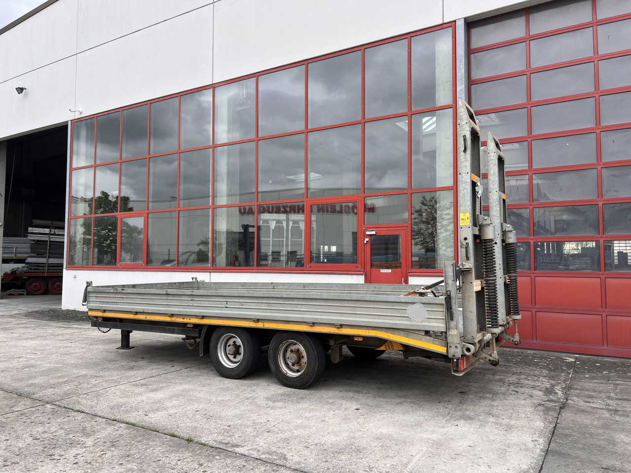 Möslein TTS 13 Schwebheim 13 t Tandemtieflader - Low loader trailer: picture 4 Möslein TTS 13 Schwebheim 13 t Tandemtieflader - Low loader trailer: picture 4