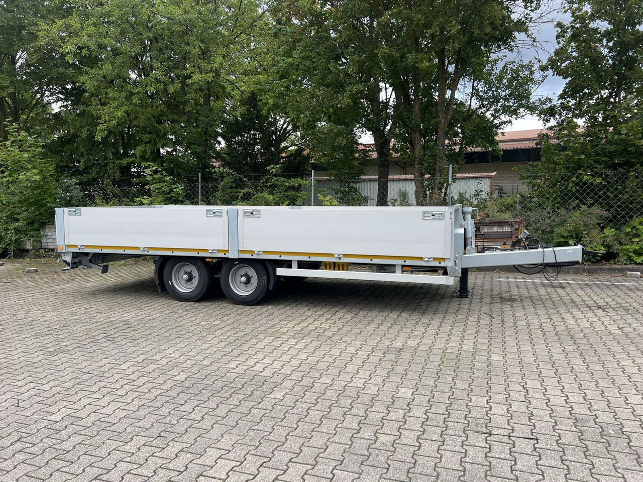 Low loader trailer Möslein  Tandem- Pritschenanhänger- Tieflader: picture 10