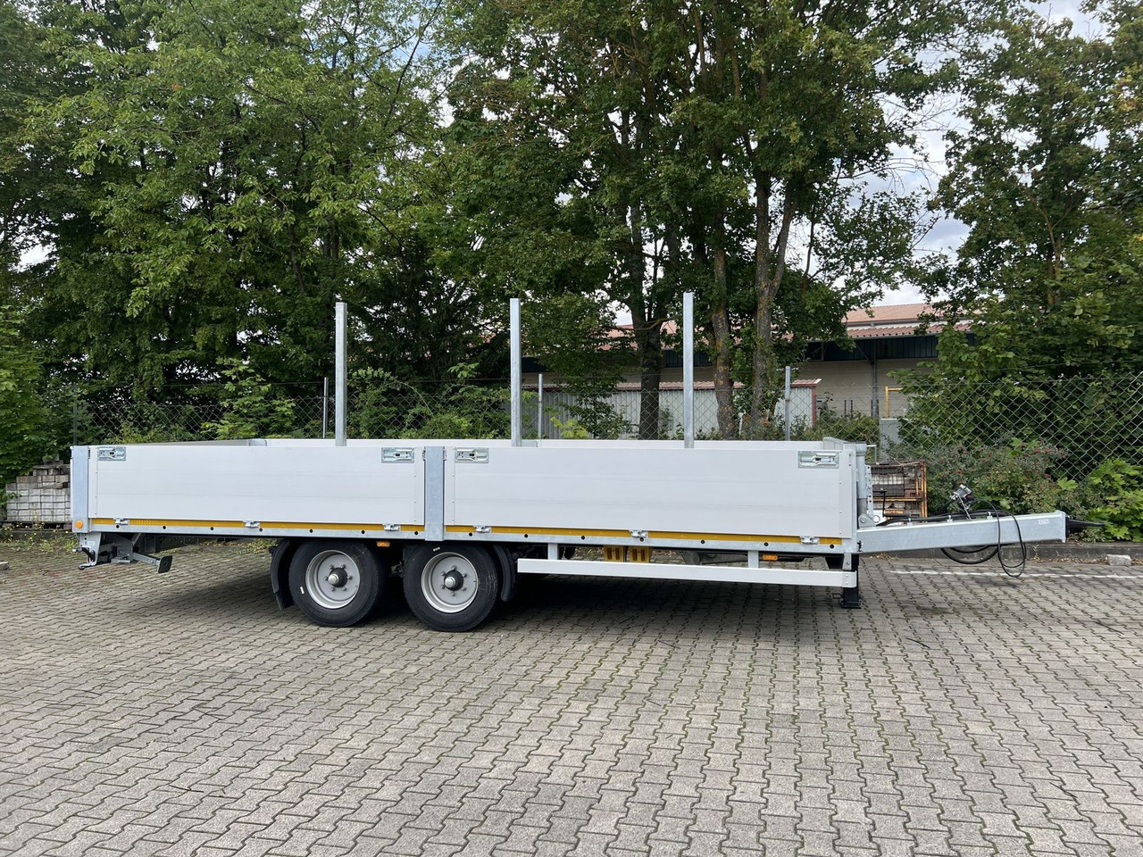 Low loader trailer Möslein  Tandem- Pritschenanhänger- Tieflader: picture 8