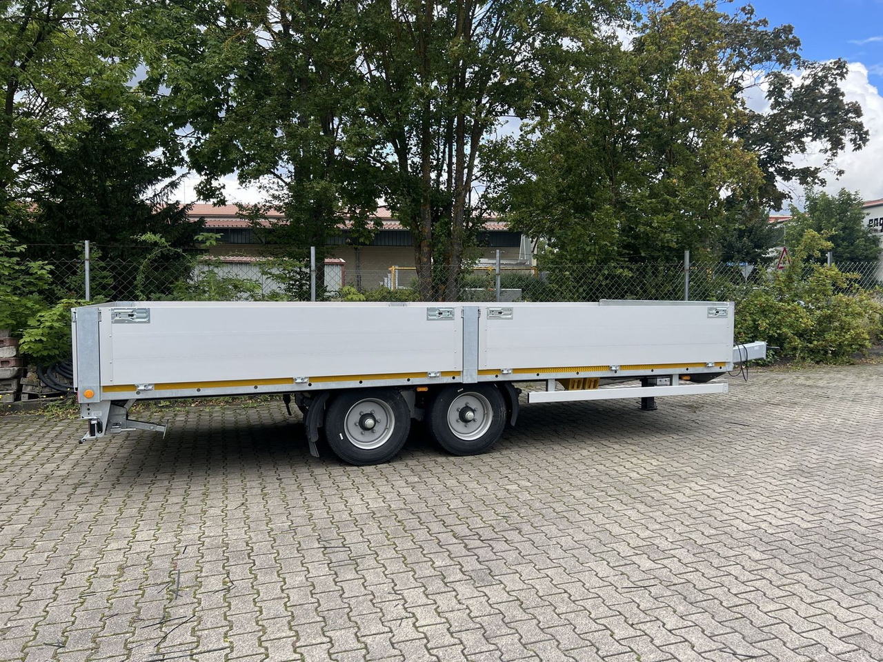 Low loader trailer Möslein  Tandem- Pritschenanhänger- Tieflader: picture 11
