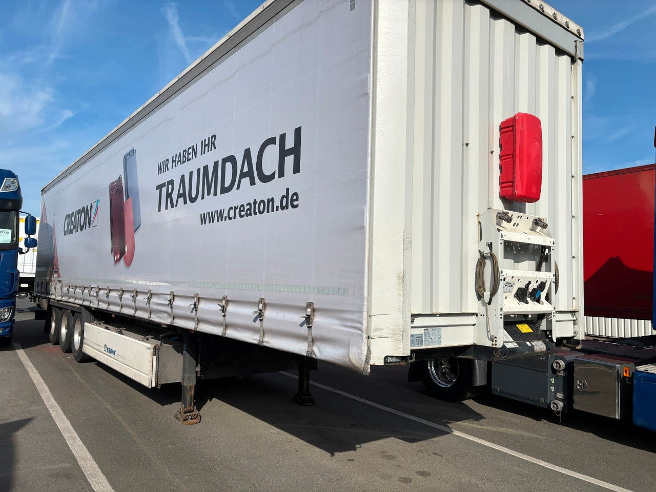Krone SD Plane + Staplerhalterung - Curtainsider semi-trailer: picture 1 Krone SD Plane + Staplerhalterung - Curtainsider semi-trailer: picture 1
