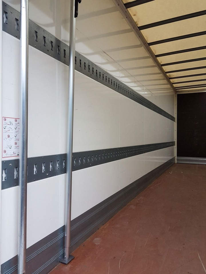 Box truck DAF LF 260 FA 12t Koffer: picture 13