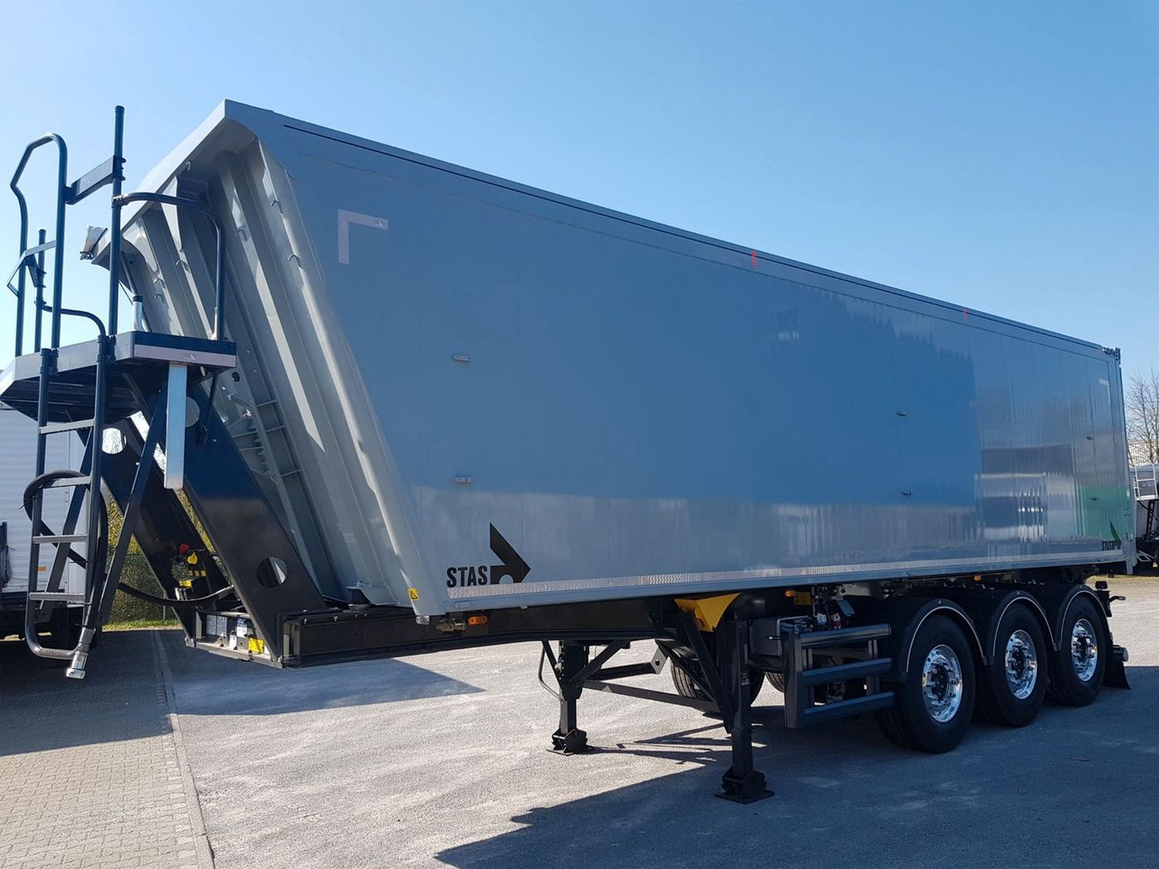 Stas agroSTAR 47,6 cbm Kippsattelauflieger Stas agroSTAR 47,6 cbm Kippsattelauflieger - Tipper semi-trailer: picture 1 Stas agroSTAR 47,6 cbm Kippsattelauflieger Stas agroSTAR 47,6 cbm Kippsattelauflieger - Tipper semi-trailer: picture 1