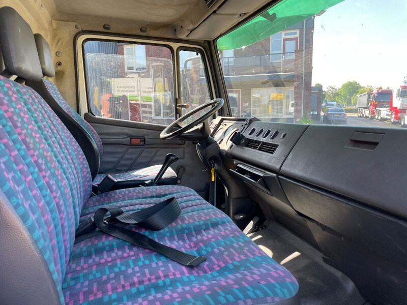 Interior photo 1: Autotransporter truck Mercedes-Benz Ecoliner 817 tijhof oprijwagen 1993