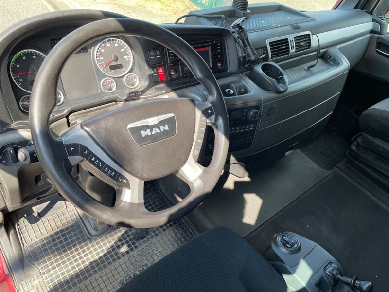 MAN TGX 18.440 2016 only 505.000 km - Tractor unit: picture 4 MAN TGX 18.440 2016 only 505.000 km - Tractor unit: picture 4