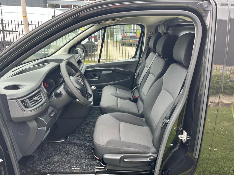 Small van Renault Trafic Black Edition 2.0dci L2 H1, Airco, Nav, Camera: picture 19
