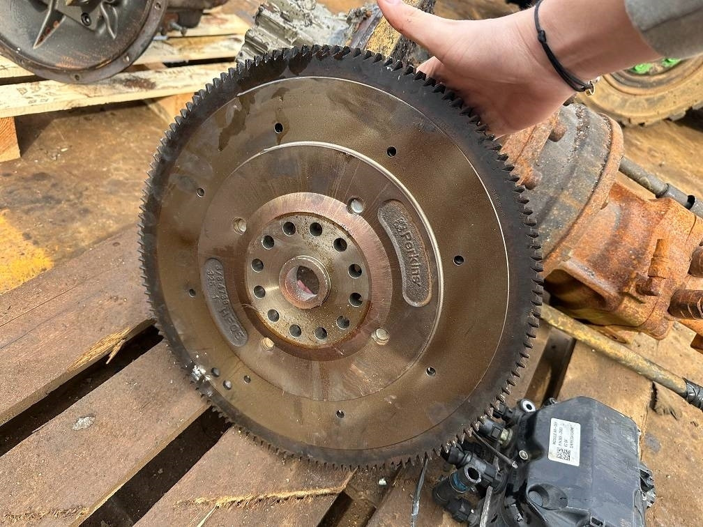 CAT 323 c7.1acert flywheel 378-4739 2009173 - Engine for Construction machinery: picture 3 CAT 323 c7.1acert flywheel 378-4739 2009173 - Engine for Construction machinery: picture 3