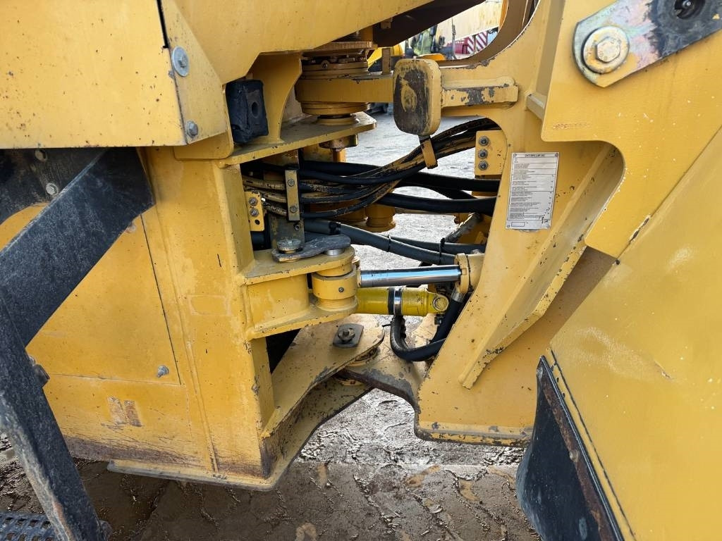 Wheel loader CAT 938 G: picture 10