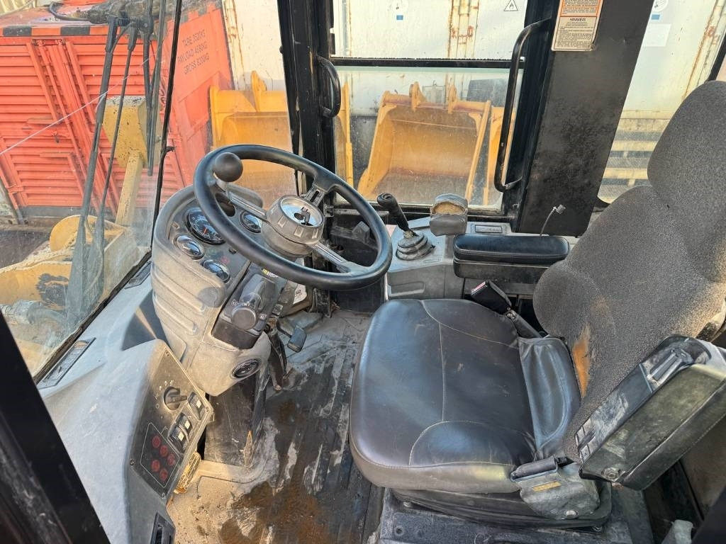 Wheel loader CAT 938 G: picture 12