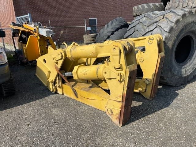 CAT D 8 R Ripper - Ripper for Construction machinery: picture 1 CAT D 8 R Ripper - Ripper for Construction machinery: picture 1
