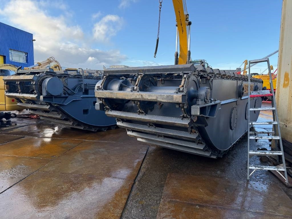 CAT swamp buggy amphibious undercarriage (unused) - Amphibious excavator: picture 4 CAT swamp buggy amphibious undercarriage (unused) - Amphibious excavator: picture 4