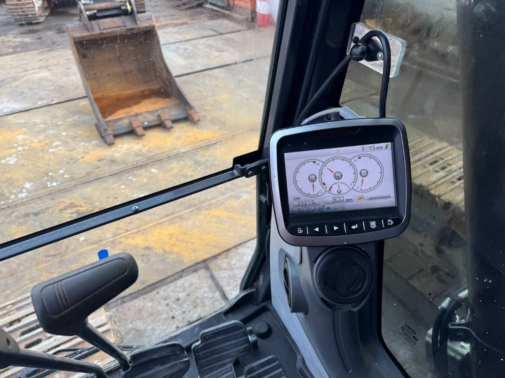 Crawler excavator Doosan DX 300 LC-5: picture 23