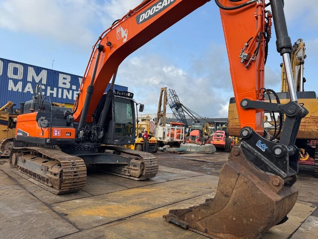 Crawler excavator Doosan DX 300 LC-5: picture 7