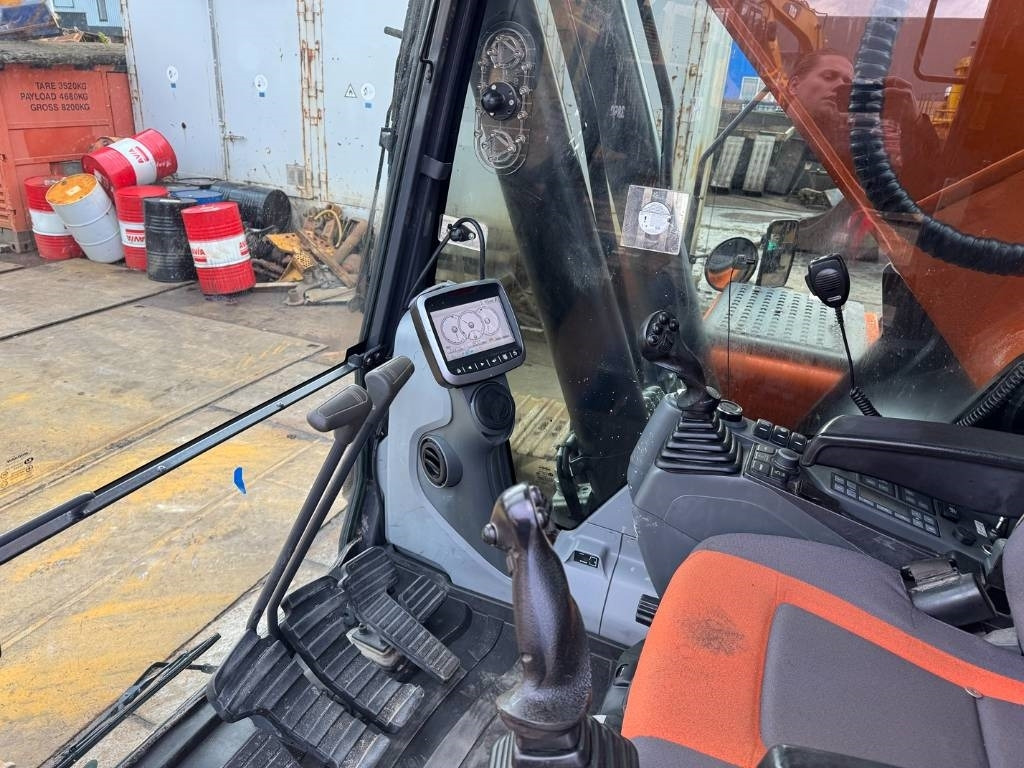 Crawler excavator Doosan DX 300 LC-5: picture 22