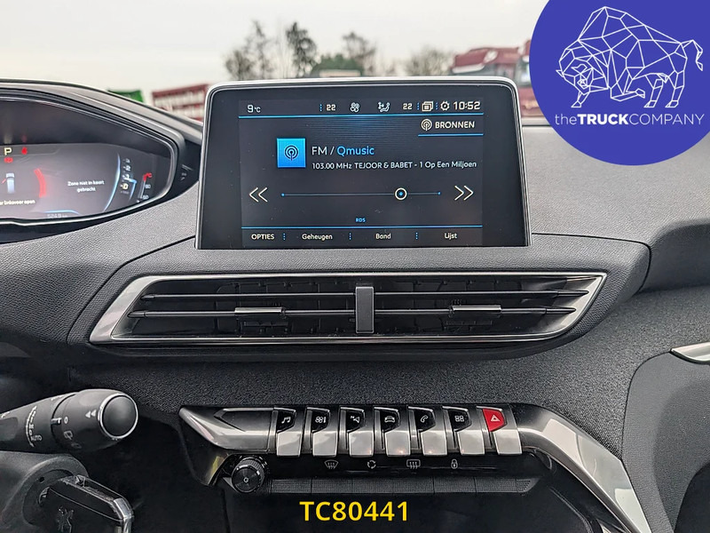 Commercial vehicle Peugeot 5008 1.5 Blue HDI: picture 17