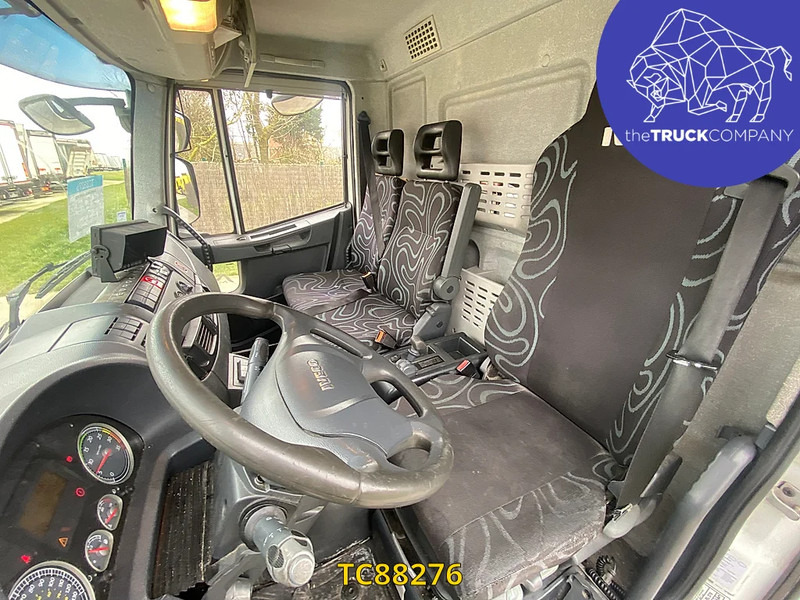 Iveco EuroCargo 120 E22 - Refrigerator truck: picture 4 Iveco EuroCargo 120 E22 - Refrigerator truck: picture 4