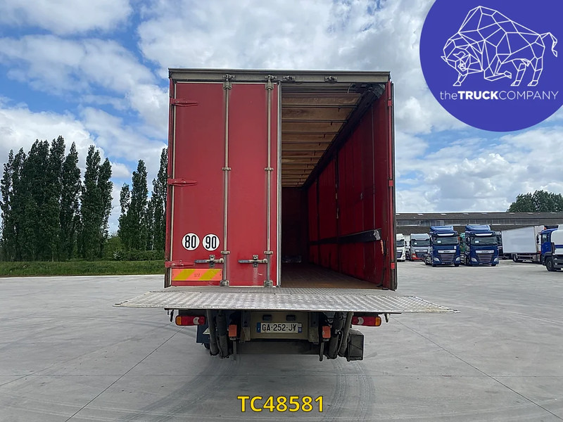 Renault Premium - Curtain side truck: picture 3 Renault Premium - Curtain side truck: picture 3