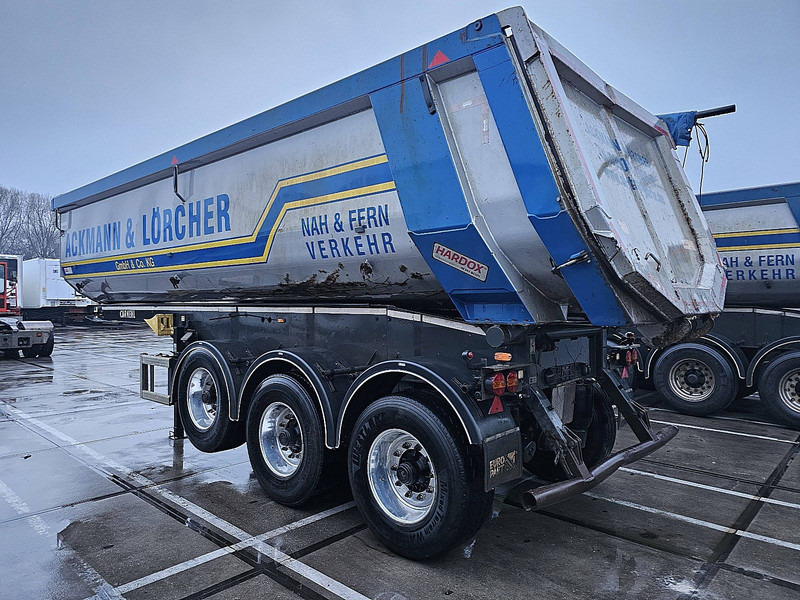 Carnehl HALFPIPE 28M3 - Tipper semi-trailer: picture 5 Carnehl HALFPIPE 28M3 - Tipper semi-trailer: picture 5