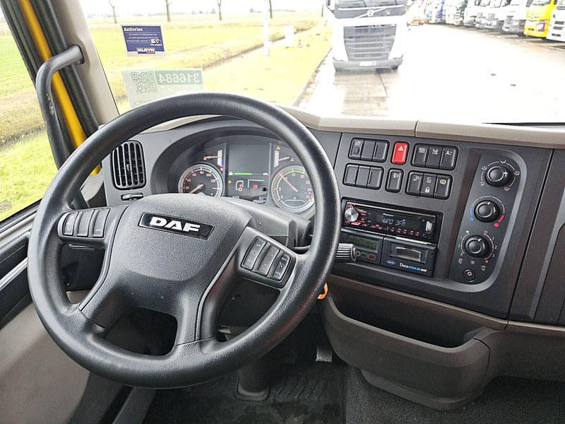 Interior photo 1: Refrigerator truck DAF LF 230