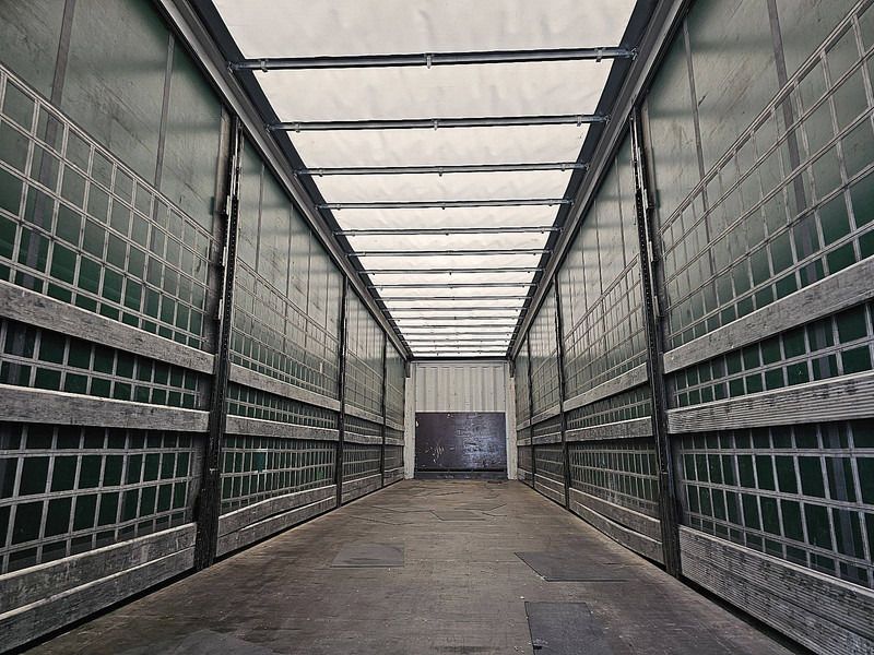 Curtainsider semi-trailer Krone SD: picture 6