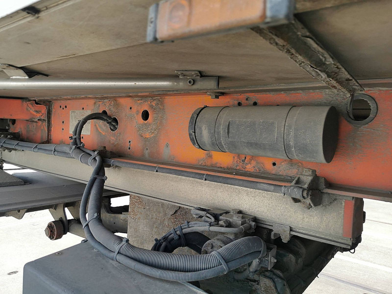 Closed box semi-trailer Krone SDR: picture 10