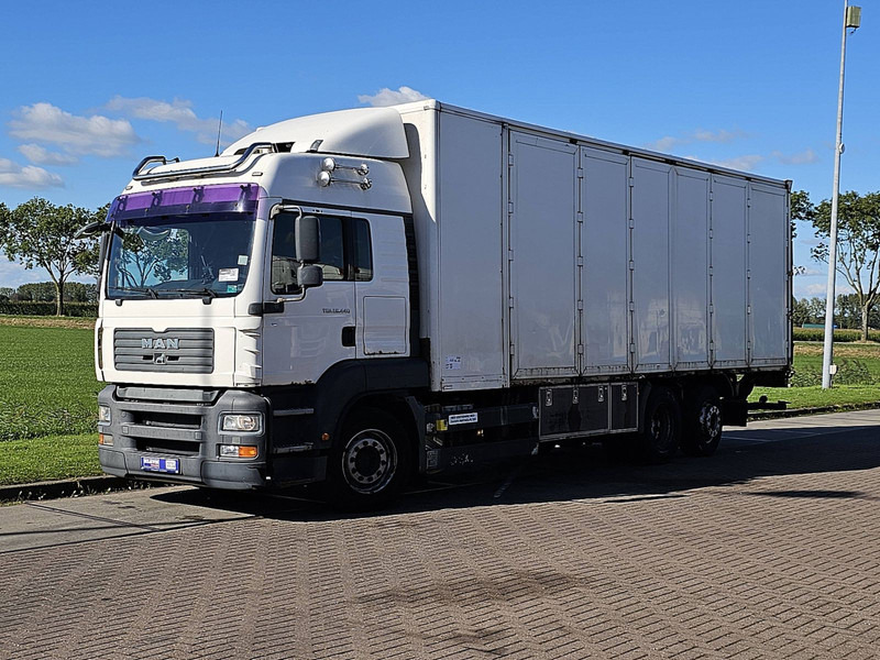 MAN 26.440 TGA LX 6X2 SIDE DOORS - Box truck: picture 2 MAN 26.440 TGA LX 6X2 SIDE DOORS - Box truck: picture 2