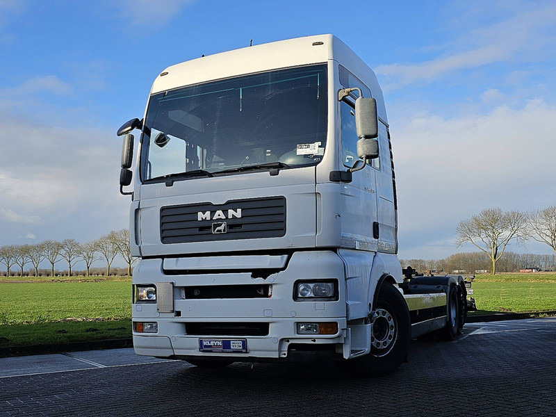 MAN 26.440 TGA - Container transporter/ Swap body truck: picture 1 MAN 26.440 TGA - Container transporter/ Swap body truck: picture 1