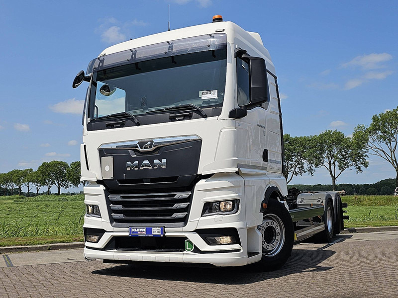 MAN 26.470 TGX TG3 6X2-4 STEERAXLE - Container transporter/ Swap body truck: picture 1 MAN 26.470 TGX TG3 6X2-4 STEERAXLE - Container transporter/ Swap body truck: picture 1