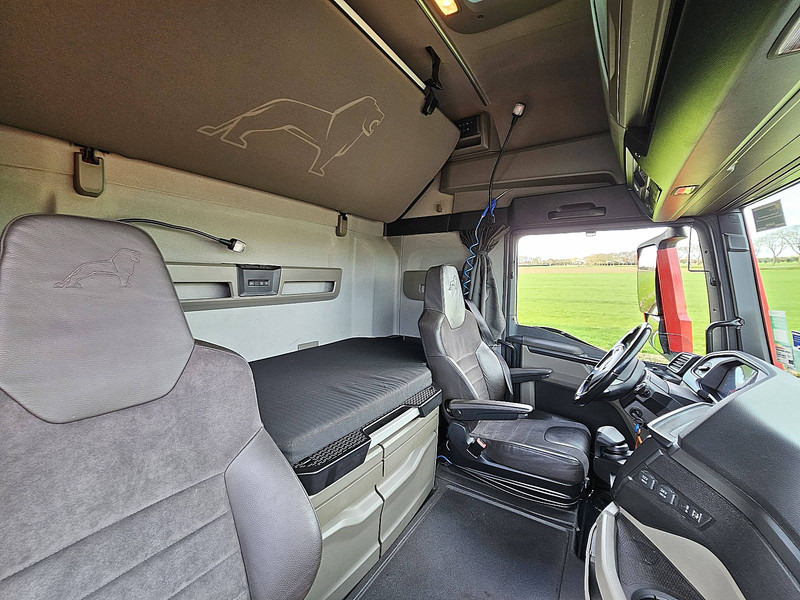 Container transporter/ Swap body truck MAN 26.510 TGX GX 6X2 INTARDER: picture 15