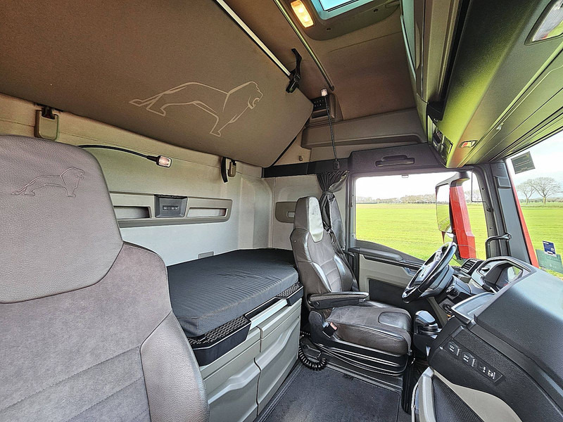 Container transporter/ Swap body truck MAN 26.510 TGX GX 6X2 INTARDER: picture 16