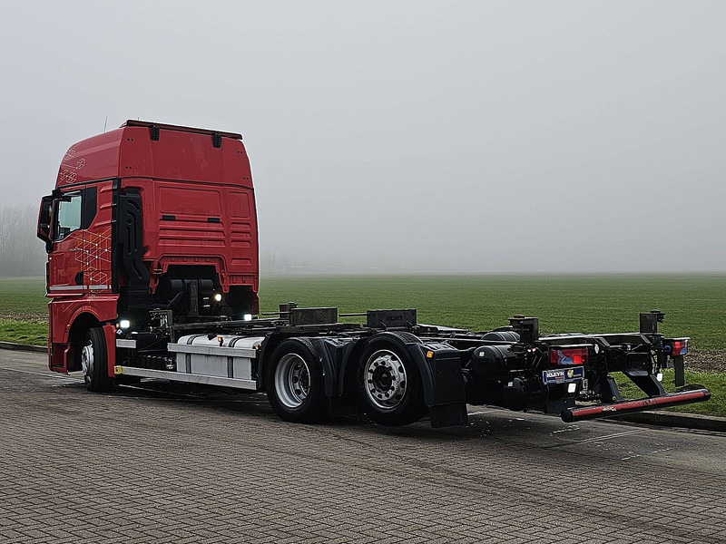 Container transporter/ Swap body truck MAN 26.510 TGX: picture 6