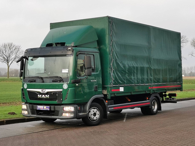 MAN 8.220 TGL MANUAL AIRCO AHK - Curtain side truck: picture 2 MAN 8.220 TGL MANUAL AIRCO AHK - Curtain side truck: picture 2