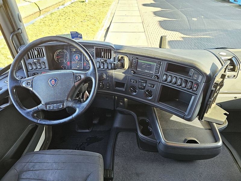 Interior photo 1: Cab chassis truck Scania R490 TL 8X2 CROWN EDITION
