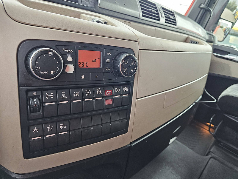 Tractor unit MAN 18.500 TGX XLX SKIRTS RETARDER: picture 13 Tractor unit MAN 18.500 TGX XLX SKIRTS RETARDER: picture 13