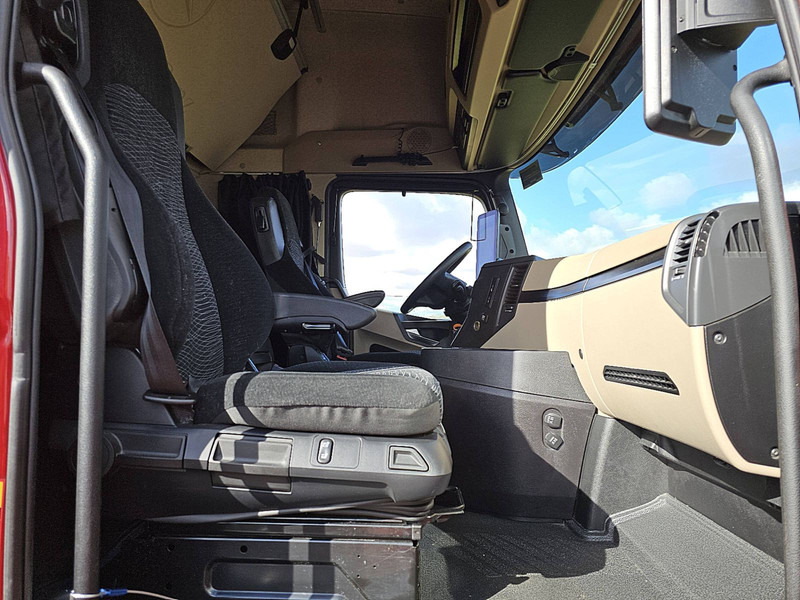 Tractor unit Mercedes-Benz ACTROS 1848 LS MP5 GIGASPACE: picture 7