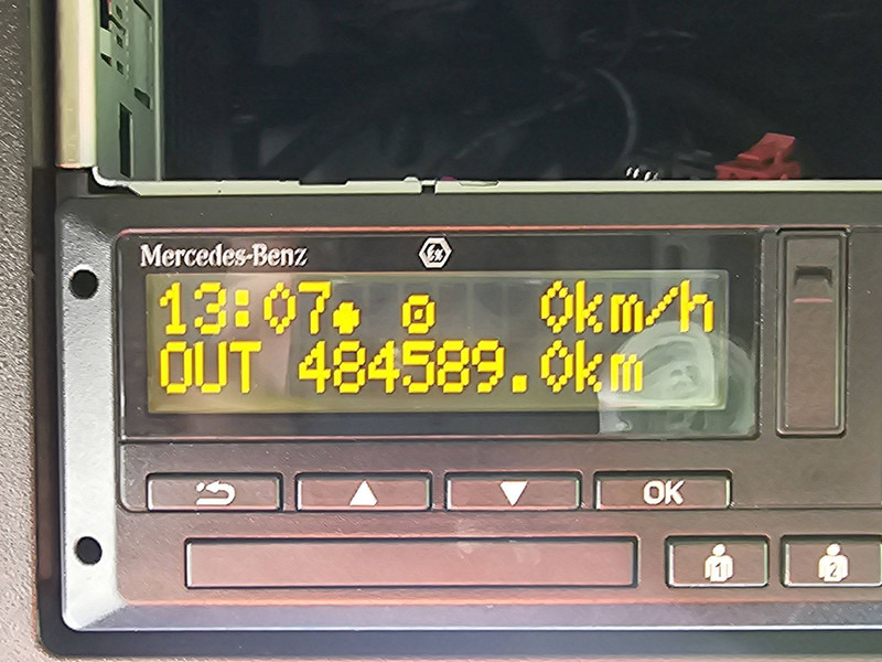 Tractor unit Mercedes-Benz ACTROS 1848 LS MP5 RETARDER: picture 9