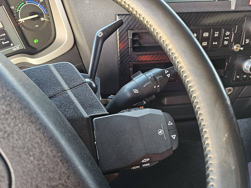 Tractor unit Renault T 480 HIGH MEGA HUBSATTEL: picture 14