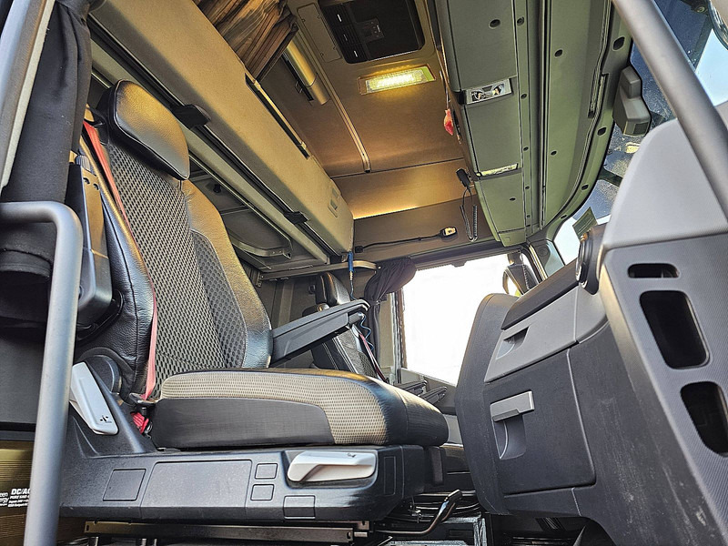 Tractor unit Renault T 480 HIGH MEGA HUBSATTEL: picture 7