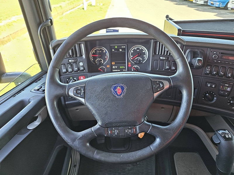Interior photo 2: Scania R440 HL MANUAL RETARDER leasing Scania R440 HL MANUAL RETARDER